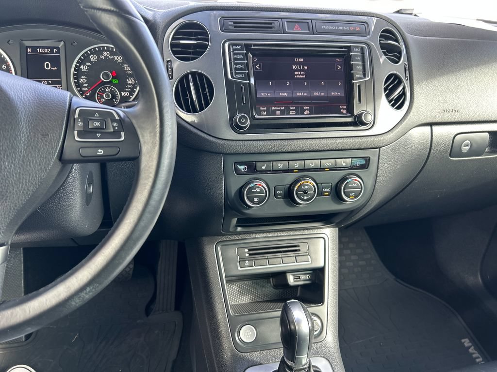 Used 2017 Volkswagen Tiguan Sport AWD/4WD image 24