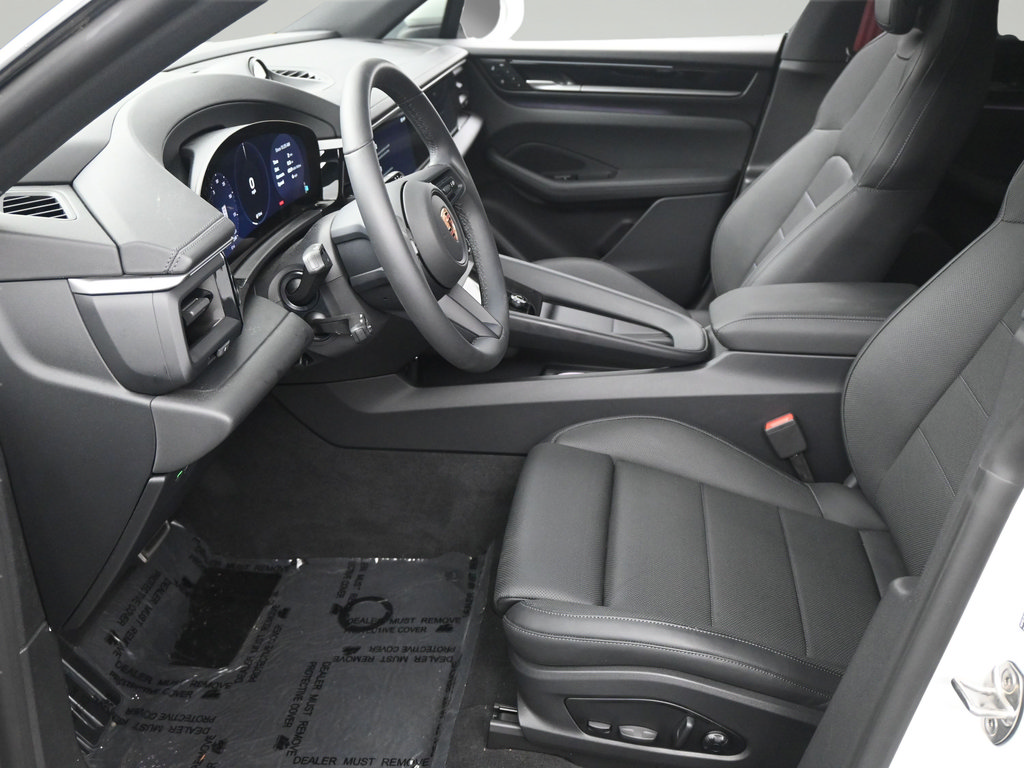 Certified 2025 Porsche Macan 4S Electric AWD/4WD image 6