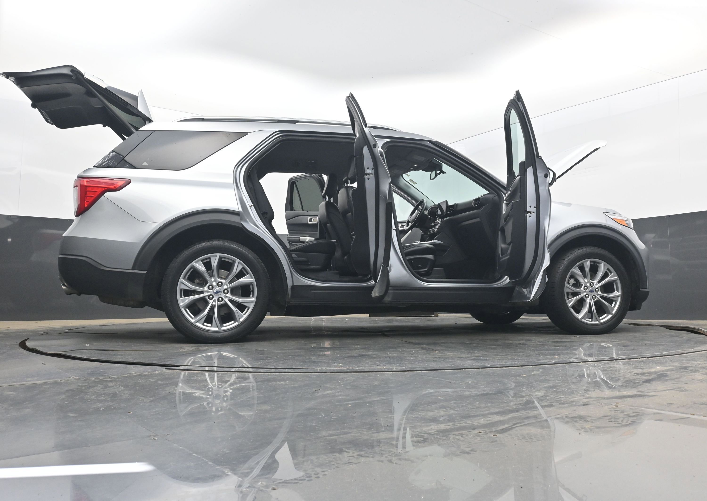 Used 2021 Ford Explorer Limited w/ Equipment Group 301A image 45