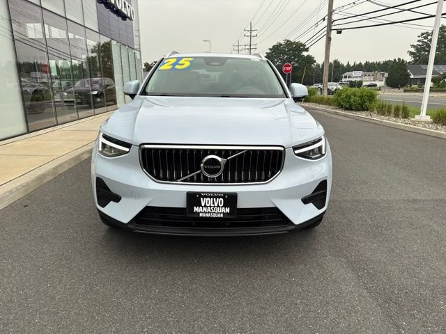 Certified 2025 Volvo XC40 B5 Core AWD/4WD image 7