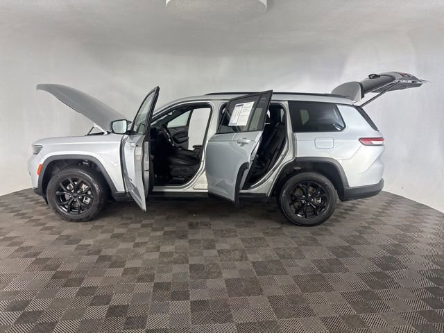 Used 2024 Jeep Grand Cherokee L Laredo image 11