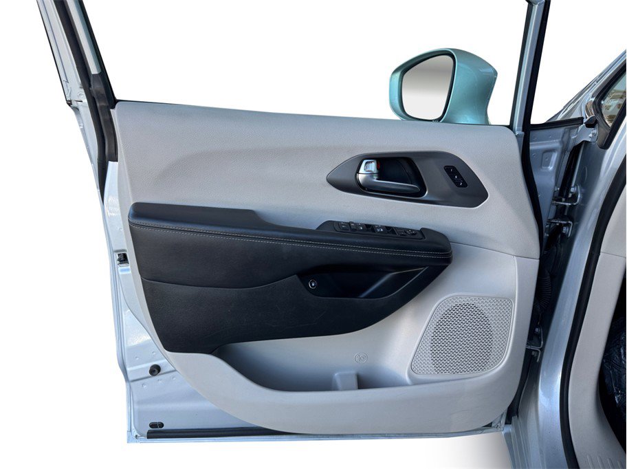 Used 2022 Chrysler Pacifica Touring-L FWD image 18