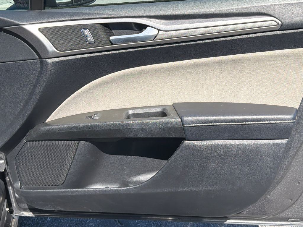 Used 2018 Ford Fusion S FWD image 14