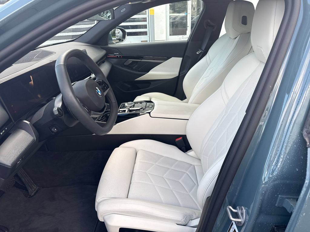 Certified 2025 BMW 530i xDrive w/ Executive Package AWD/4WD image 9