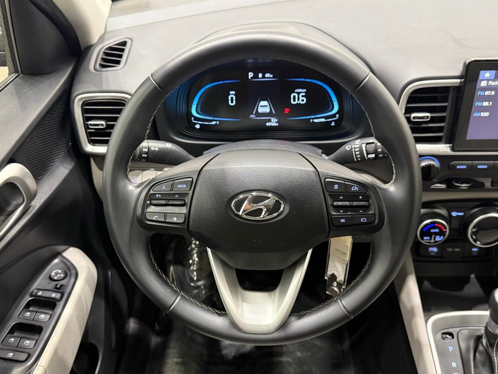 Used 2023 Hyundai Venue SEL image 27