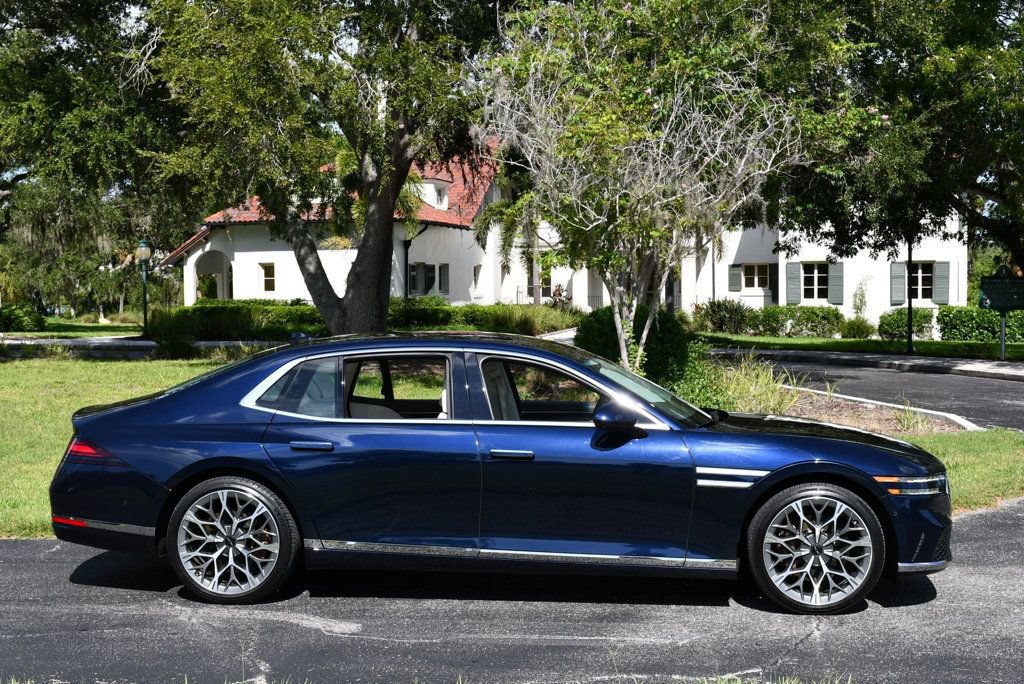 Used 2023 Genesis G90 3.5T AWD/4WD image 30