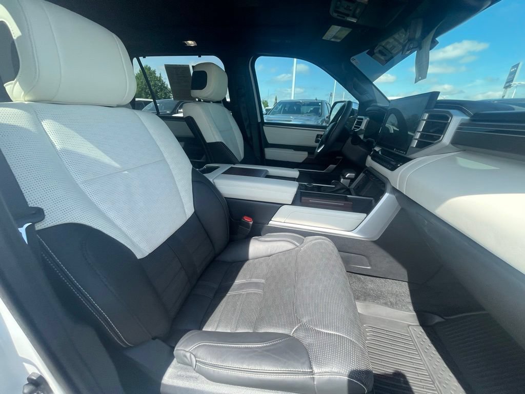 Used 2024 Toyota Sequoia Capstone AWD/4WD image 27