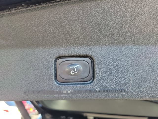 Used 2019 Ford Explorer XLT w/ Equipment Group 201A FWD image 9