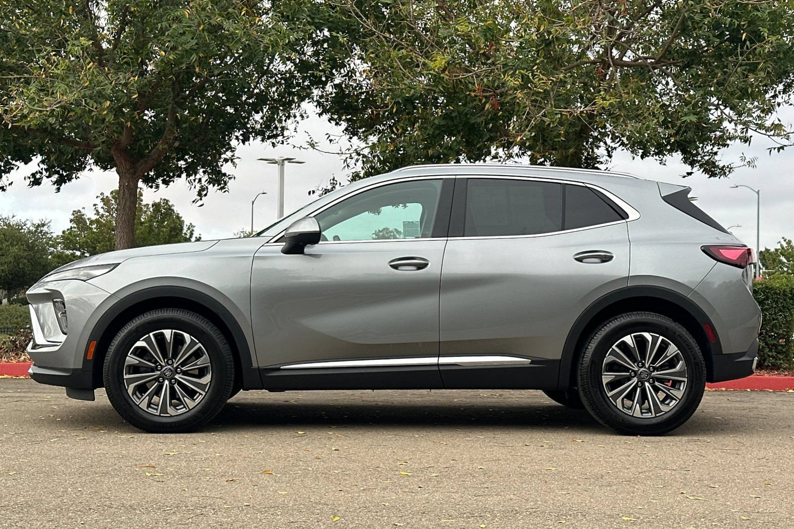 Used 2024 Buick Envision Preferred AWD/4WD image 7