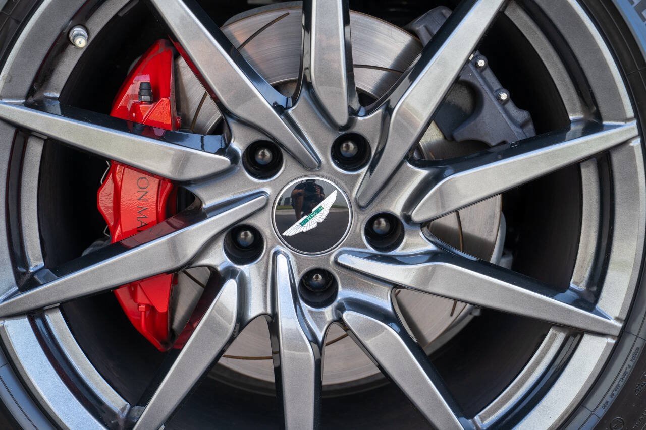 Used 2020 Aston Martin V8 Vantage Coupe RWD image 23