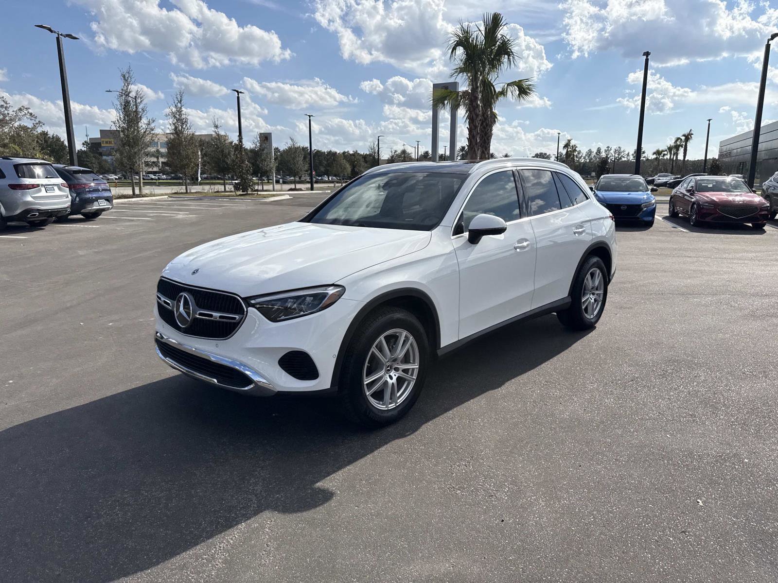 Used 2025 Mercedes-Benz GLC 300 image 7
