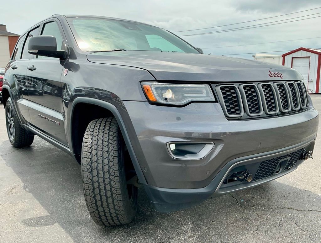Used 2017 Jeep Grand Cherokee Trailhawk w/ Trailhawk Luxury Group image 2