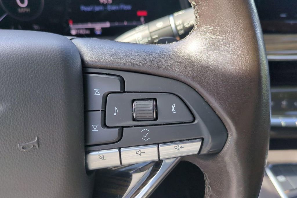 Used 2021 Cadillac Escalade Premium Luxury image 25