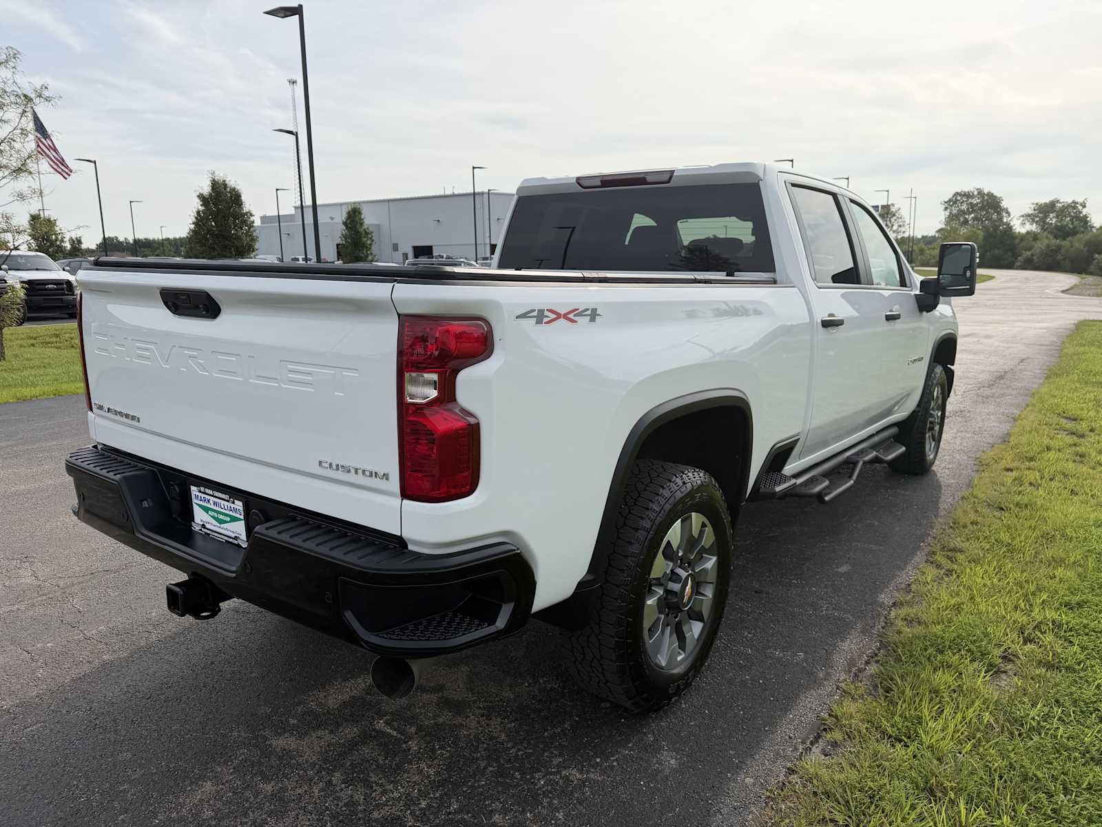 Used 2025 Chevrolet Silverado 2500 Custom w/ Custom Value Package AWD/4WD image 3