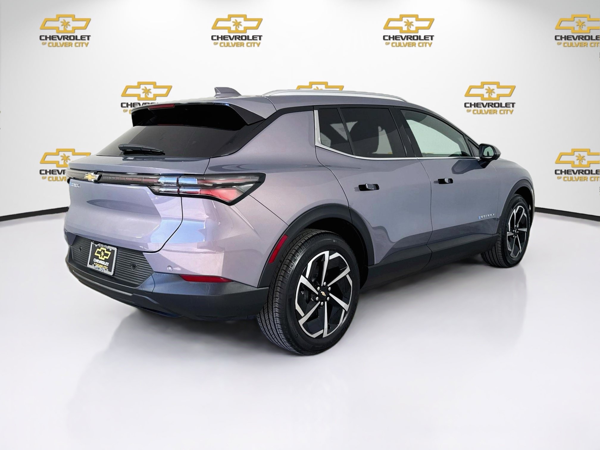 Used 2026 Chevrolet Equinox EV LT w/ LPO, All-Weather Mat Package FWD image 8