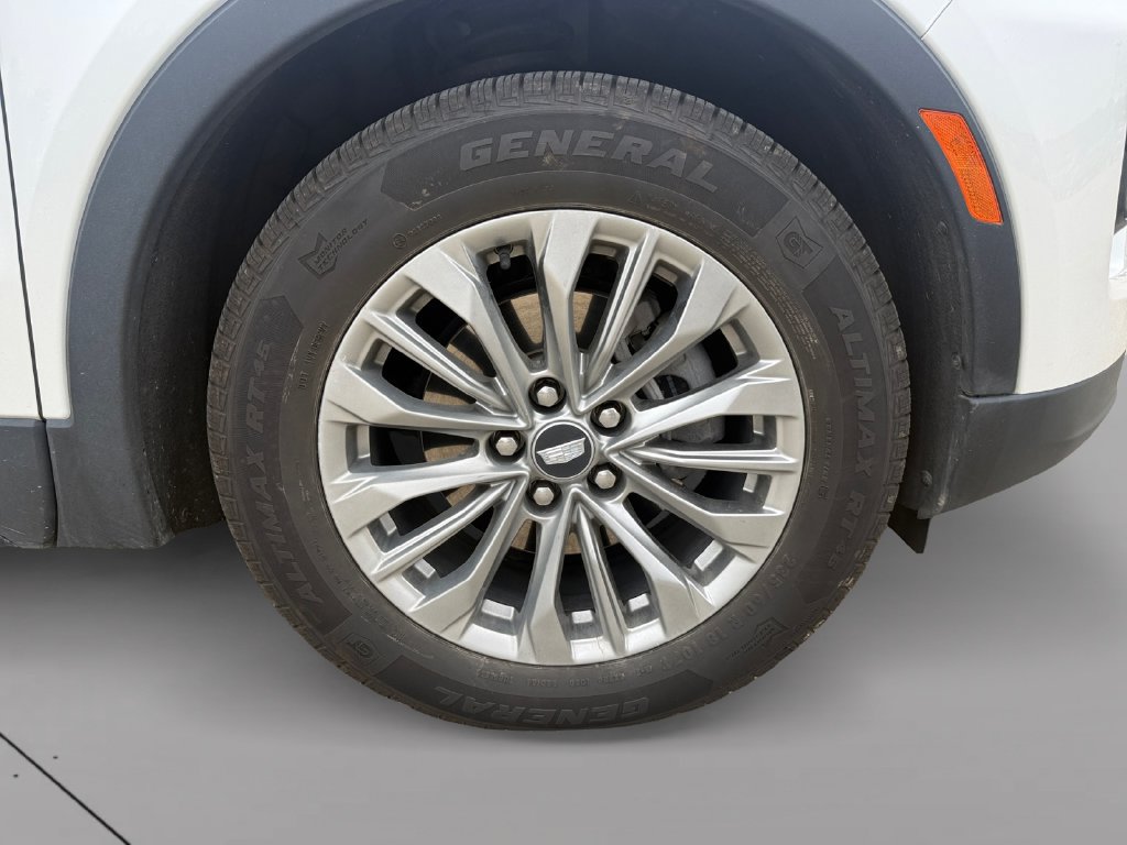 Used 2024 Cadillac XT4 Premium Luxury w/ Active Safety Package AWD/4WD image 9