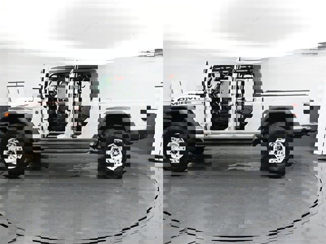 Used 2020 Jeep Gladiator Mojave w/ LED Lighting Group image 39
