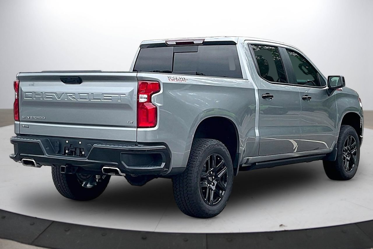 Used 2025 Chevrolet Silverado 1500 LT Trail Boss w/ Convenience Package II AWD/4WD image 9