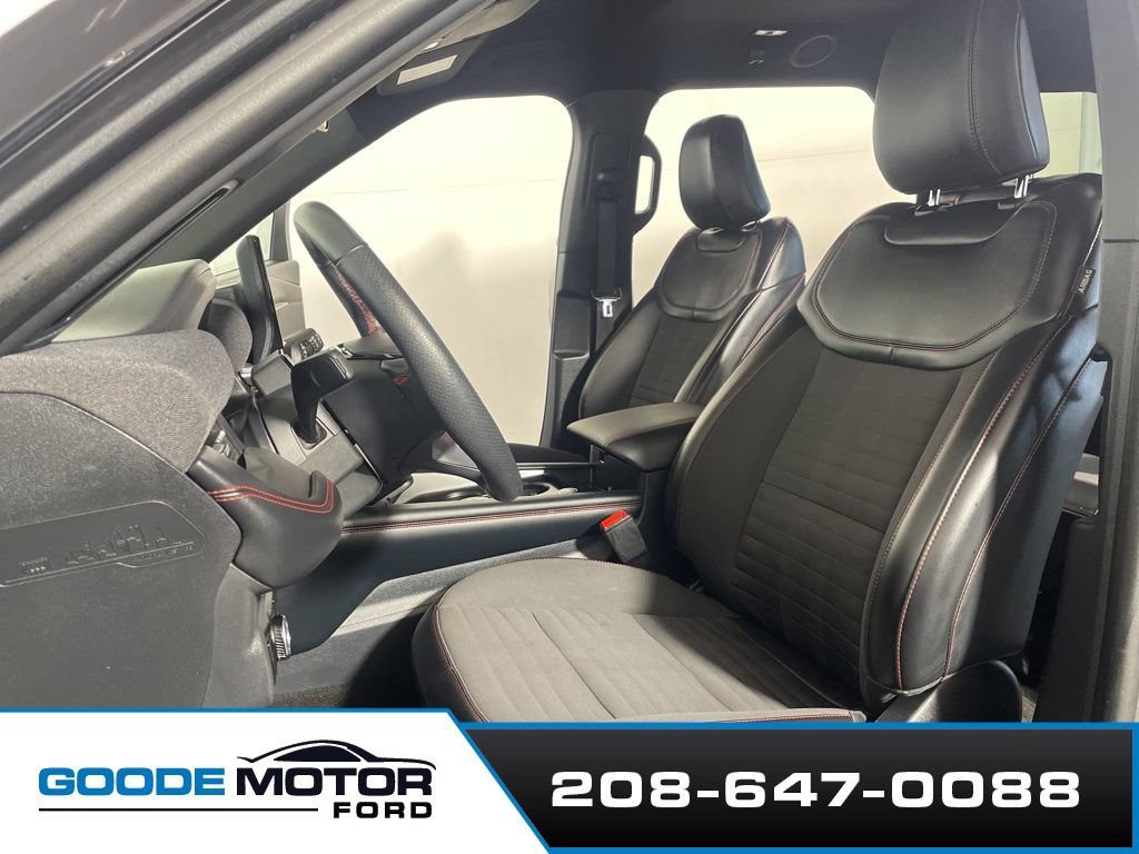 Certified 2025 Ford Explorer ST-Line AWD/4WD image 9