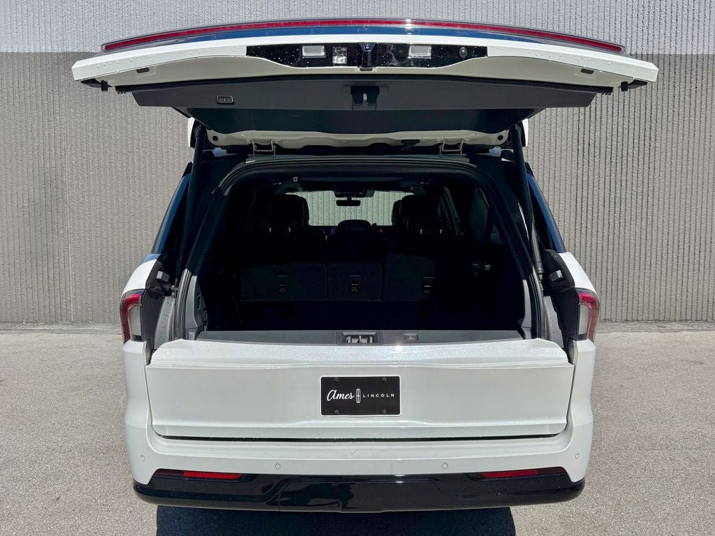 New 2026 Lincoln Navigator L Black Label AWD/4WD image 20