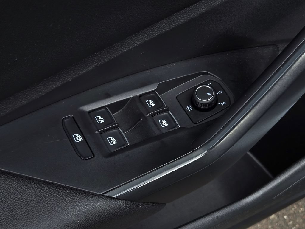 Used 2021 Volkswagen Jetta SE FWD image 12