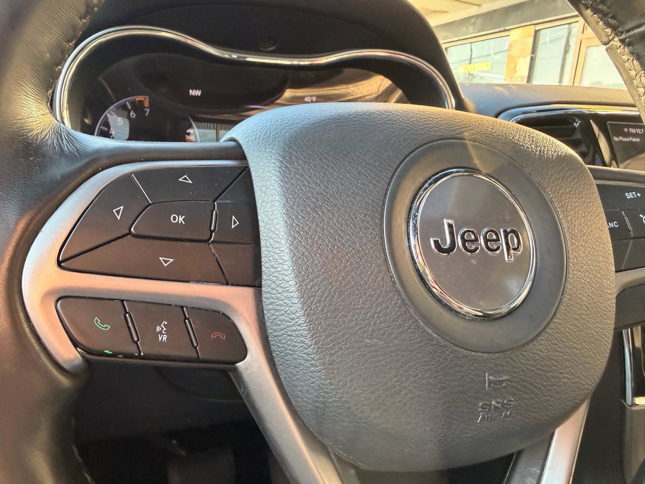 Used 2021 Jeep Grand Cherokee Limited AWD/4WD image 22