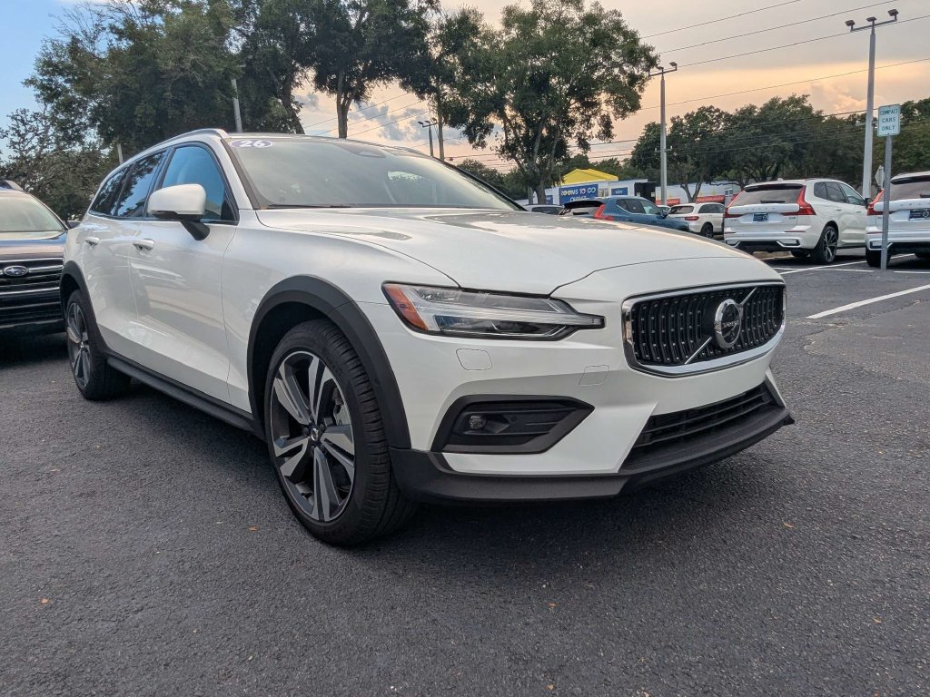 Used 2026 Volvo V60 B5 Cross Country Plus w/ Protection Package Premier AWD/4WD image 8