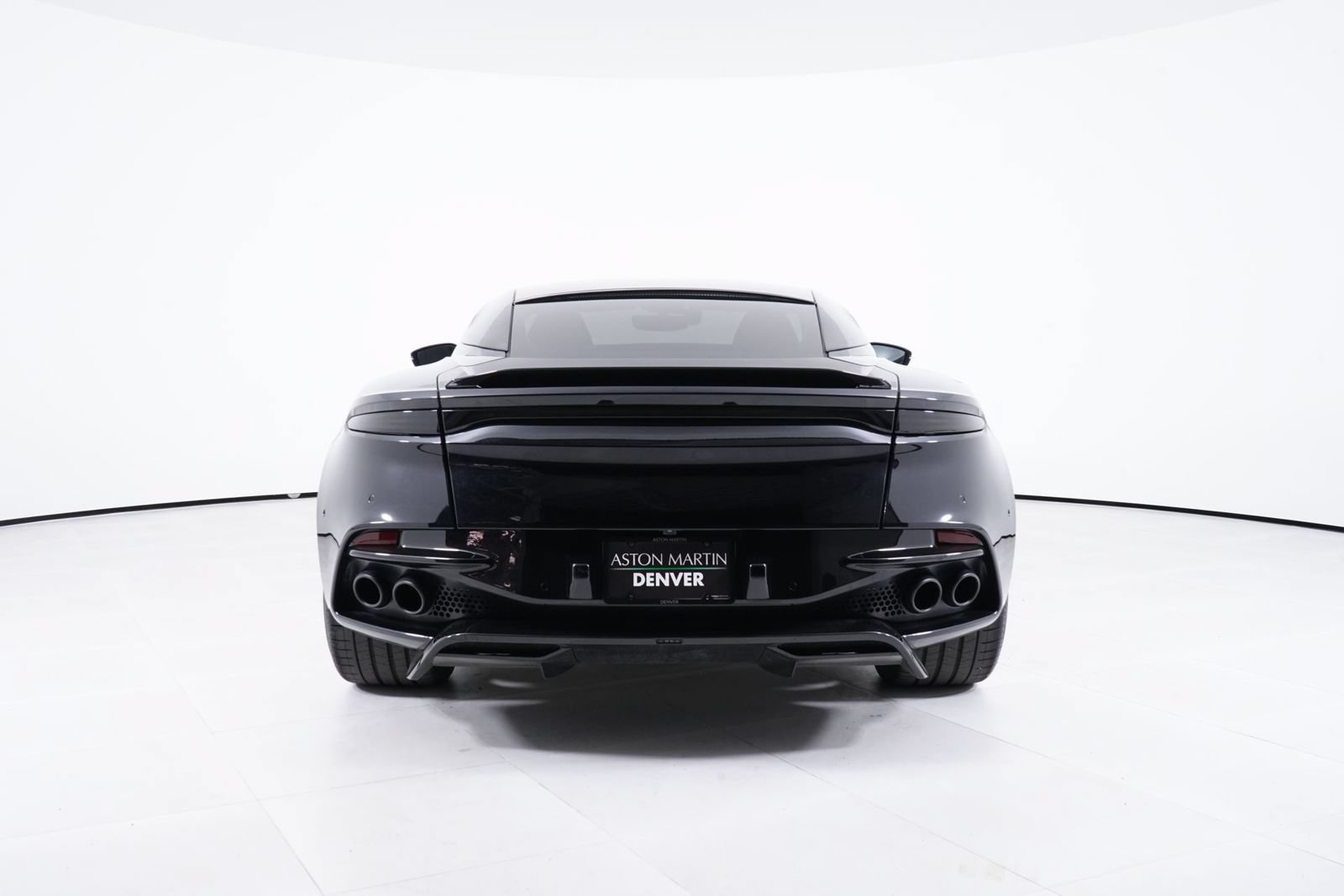Used 2019 Aston Martin DBS Superleggera RWD image 6