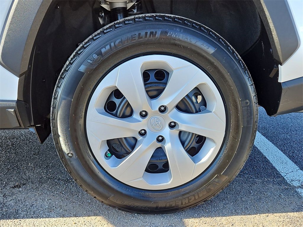Used 2024 Toyota RAV4 LE image 31