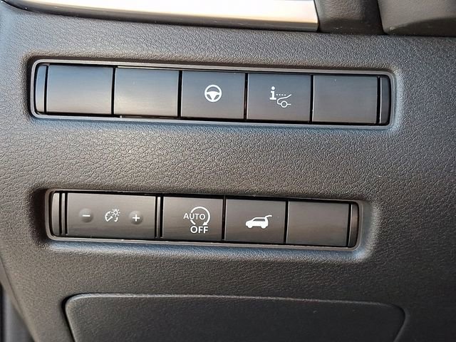 Used 2025 Nissan Rogue Platinum w/ Platinum Premium Package image 27