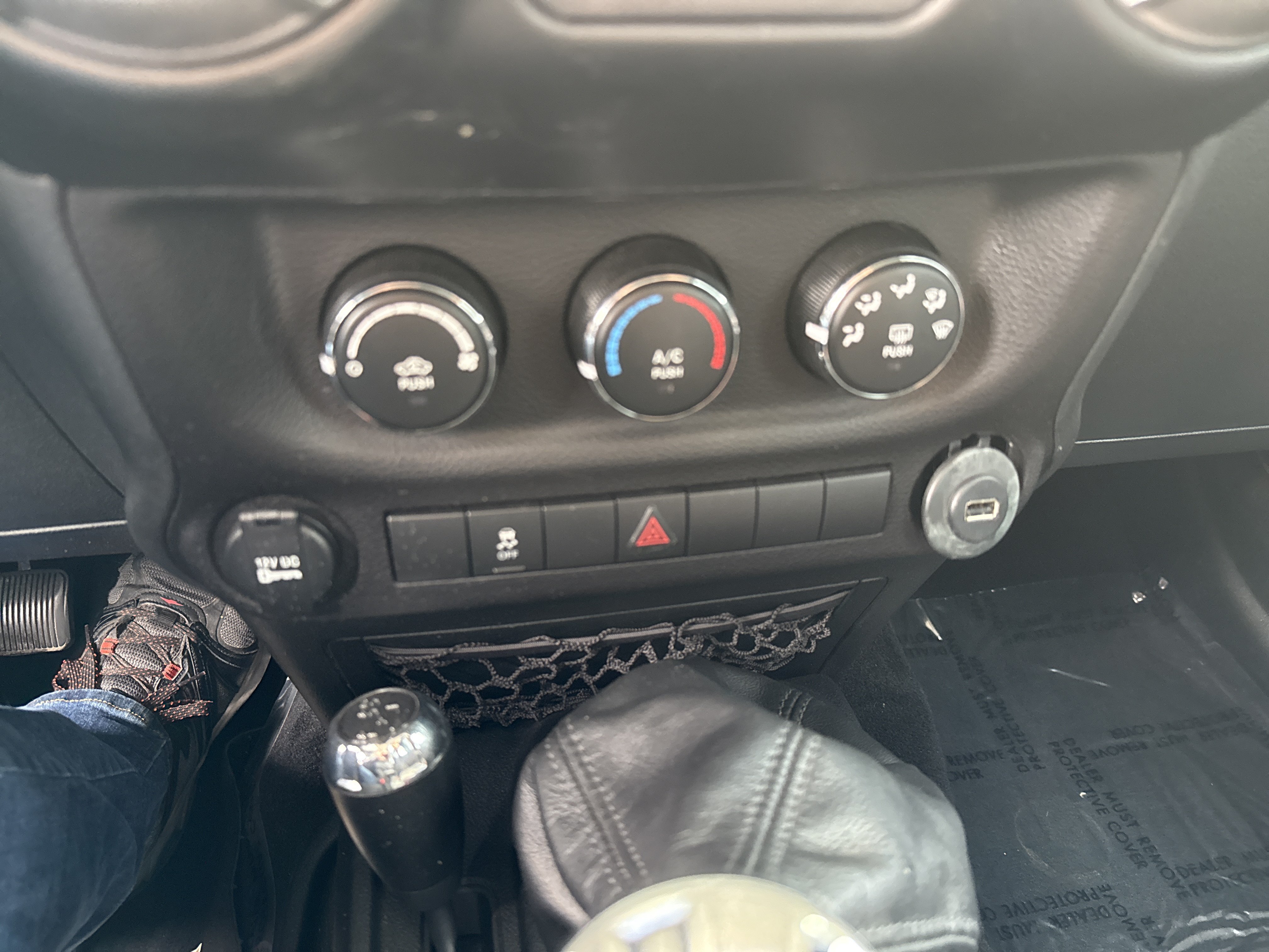 Used 2017 Jeep Wrangler Unlimited Sport w/ Connectivity Group AWD/4WD image 24