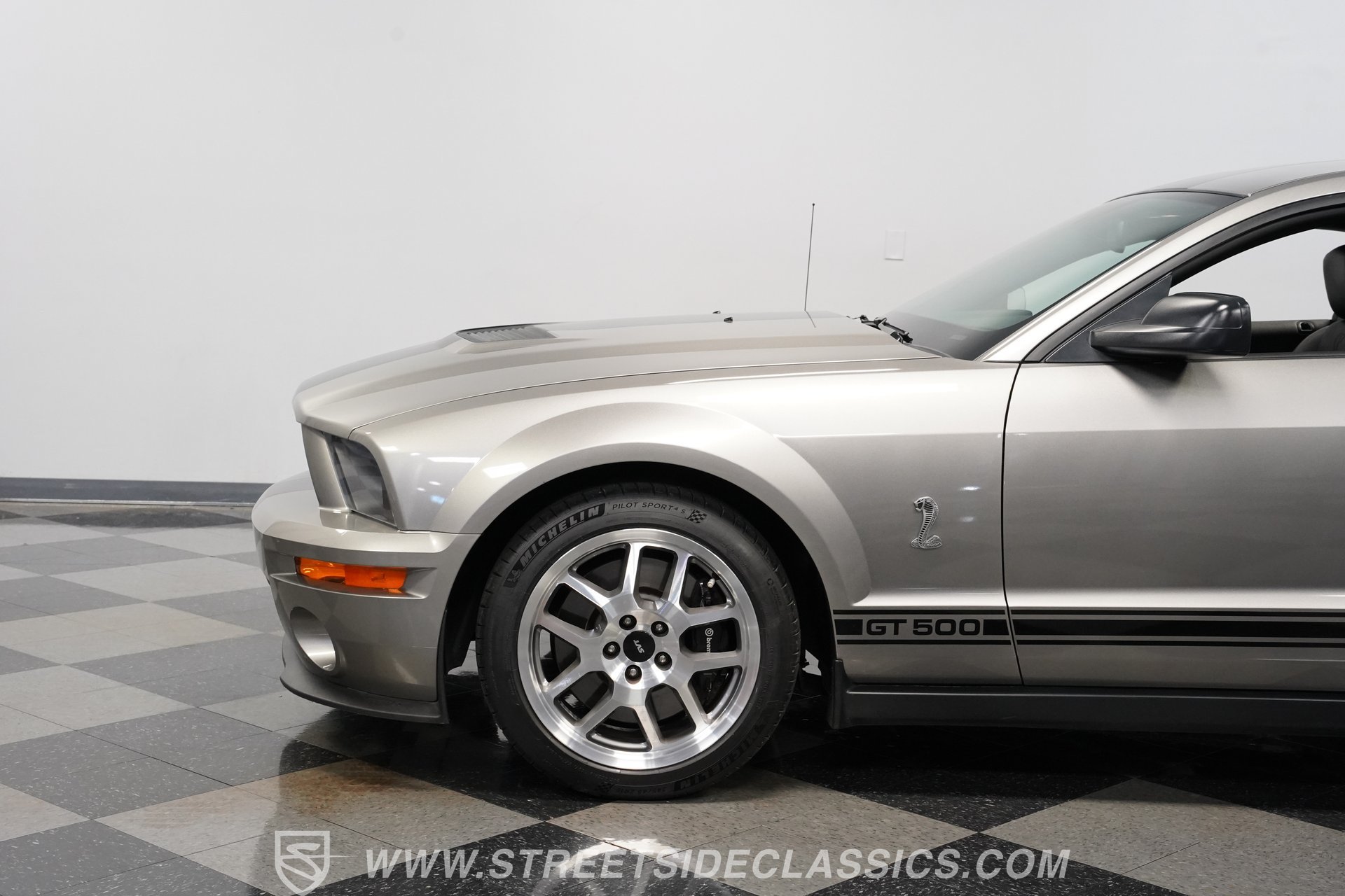 Used 2009 Ford Mustang Shelby GT500 RWD image 24