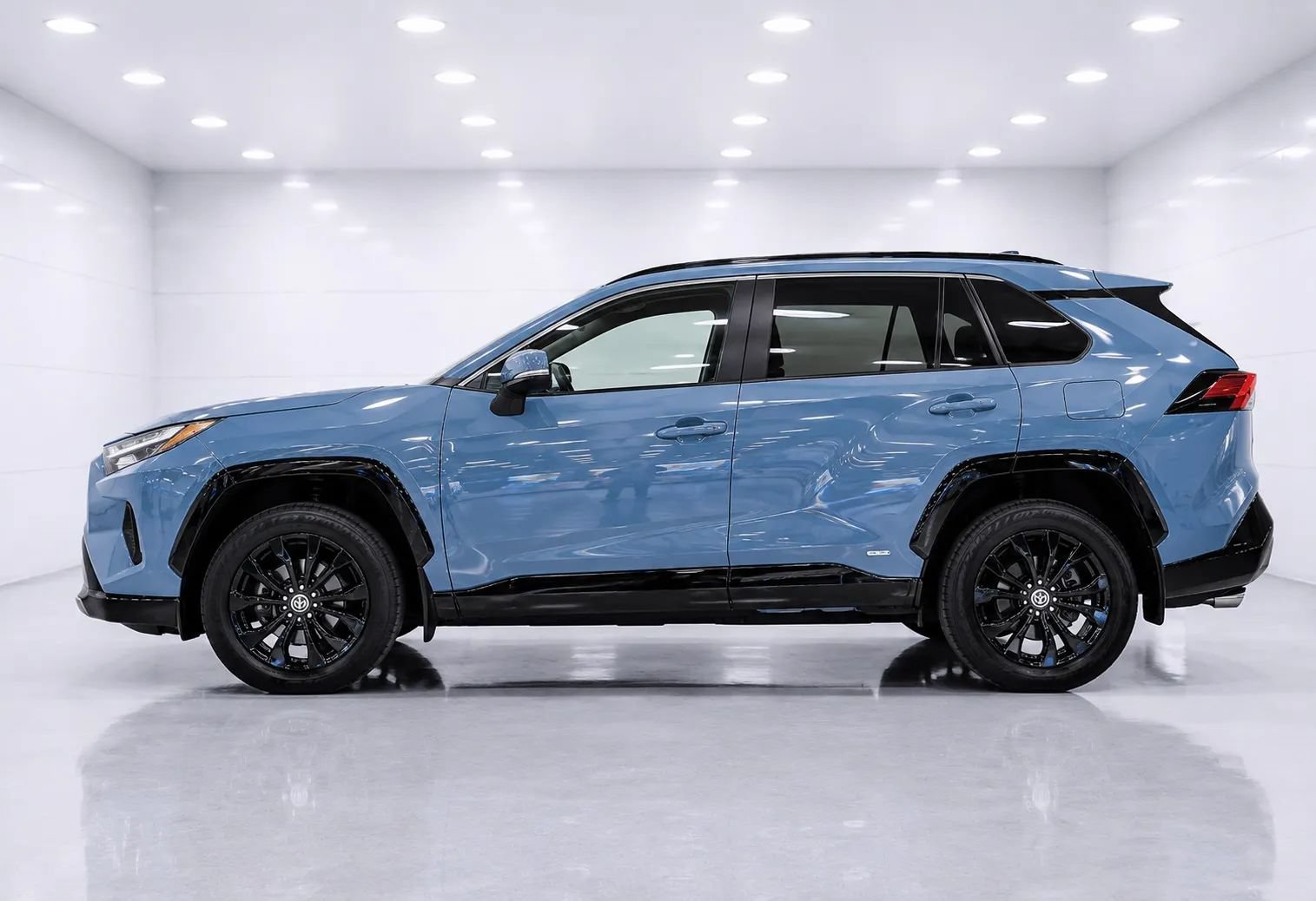 Used 2022 Toyota RAV4 SE w/ Convenience Package AWD/4WD image 2