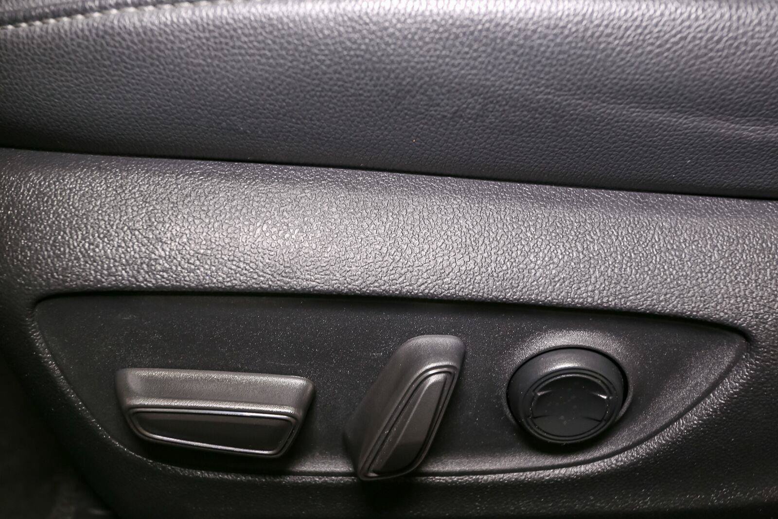 Certified 2024 Toyota Grand Highlander AWD image 43