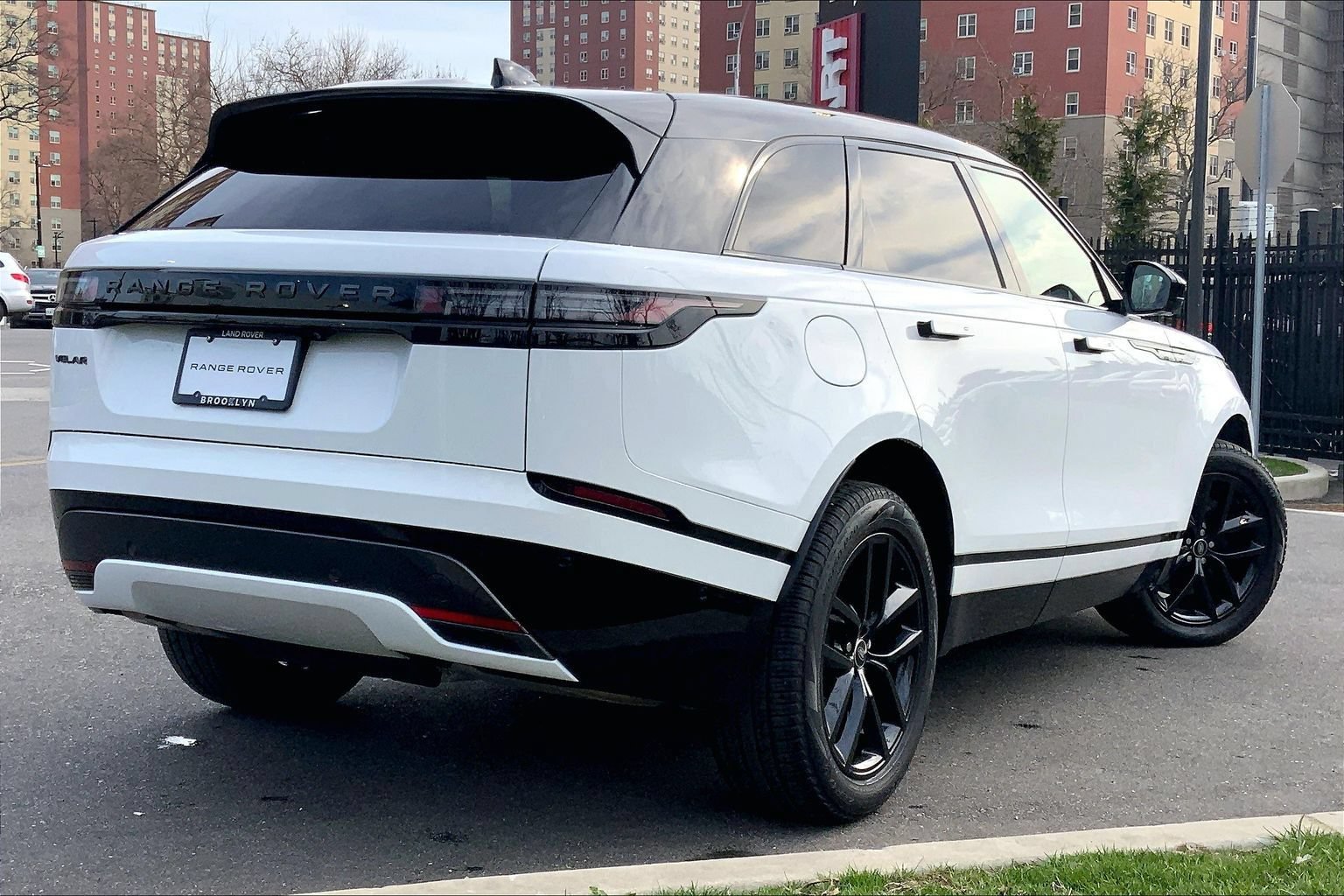 Certified 2026 Land Rover Range Rover Velar Dynamic SE AWD/4WD image 12
