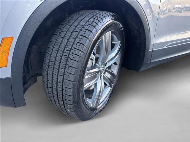 Used 2021 Volkswagen Tiguan SEL w/ 2-Row Tiguan MDO Package image 25