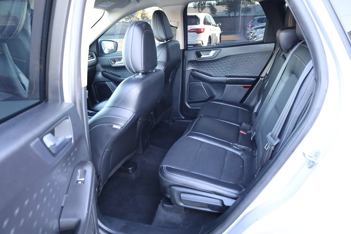 Used 2020 Ford Escape SEL AWD/4WD image 11