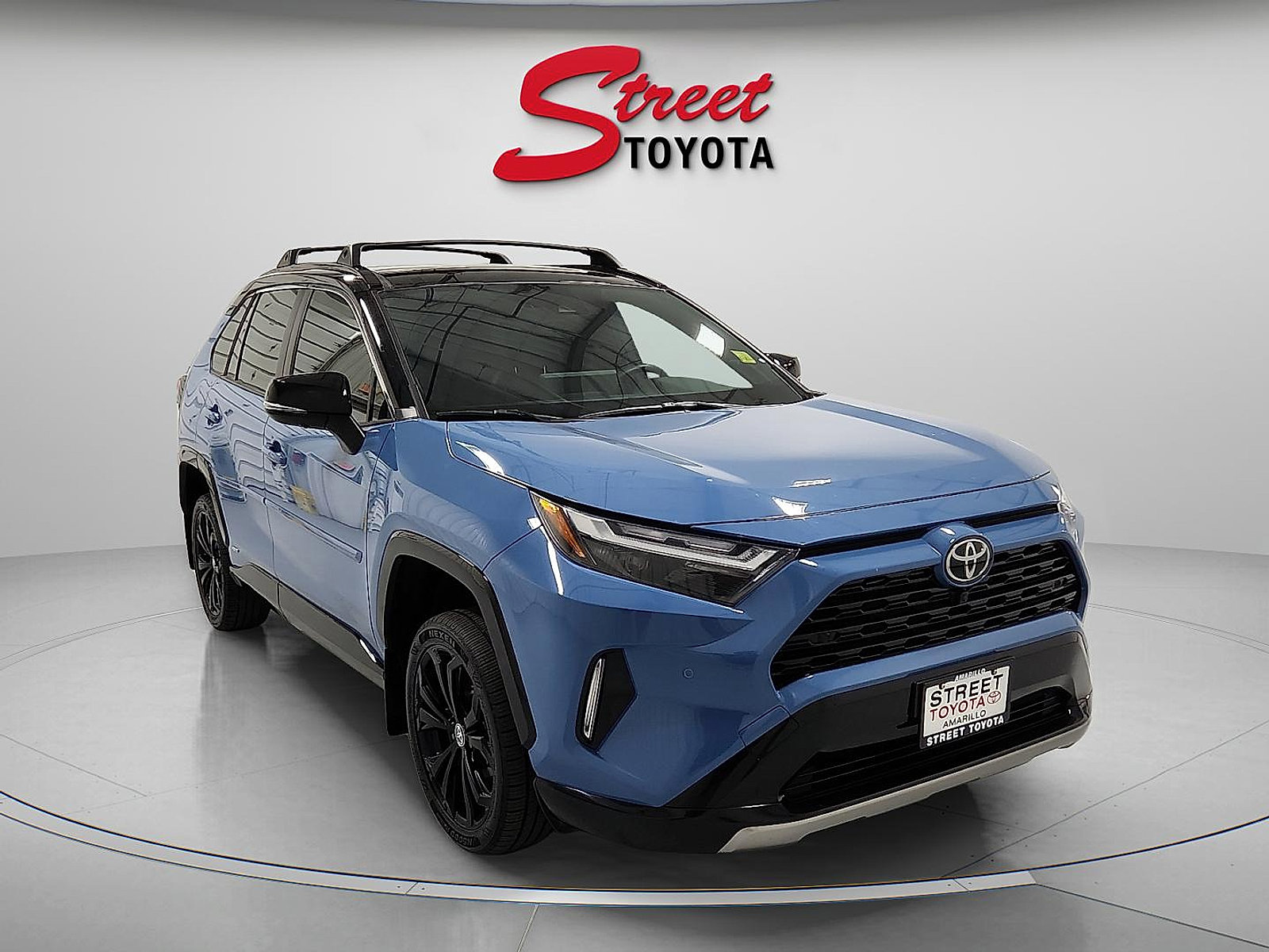 Used 2025 Toyota RAV4 XSE w/ Advanced Technology Package AWD/4WD image 5