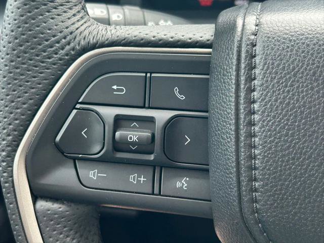 Certified 2025 Toyota Tacoma TRD Sport AWD/4WD image 37