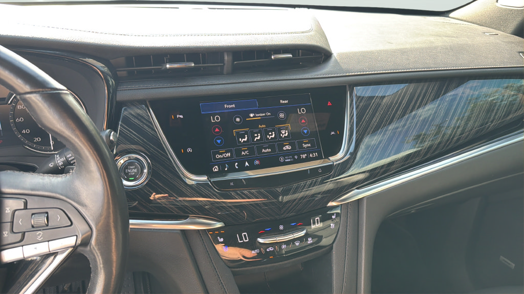 Certified 2024 Cadillac XT6 Premium Luxury FWD image 17