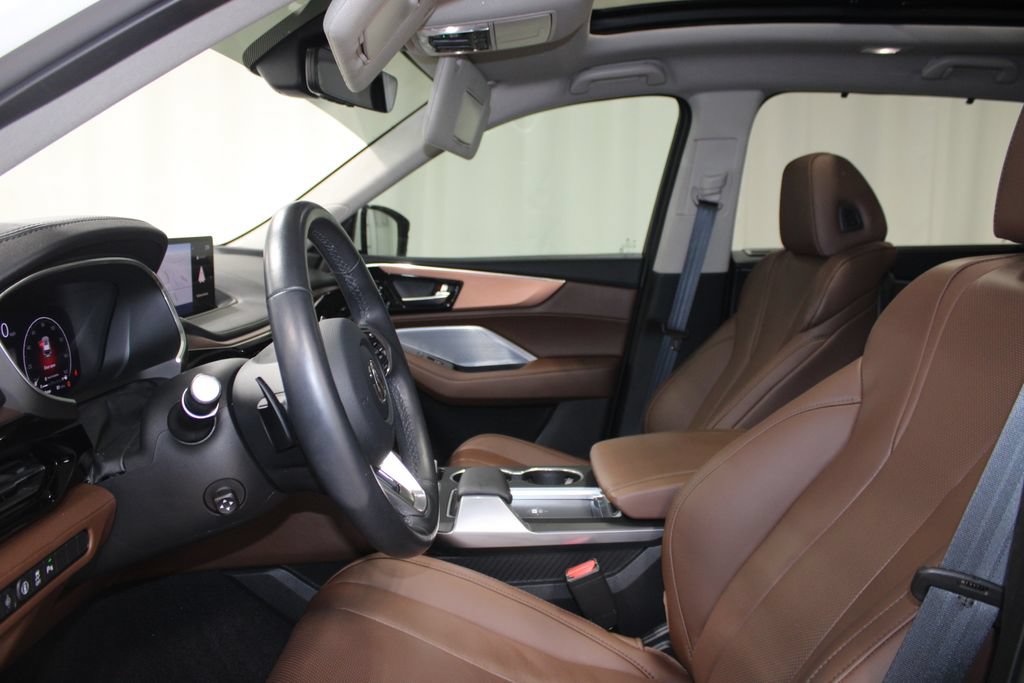 Used 2023 Acura MDX w/ Technology Package FWD image 14