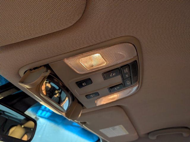 Used 2018 Kia Sedona SX Limited FWD image 14