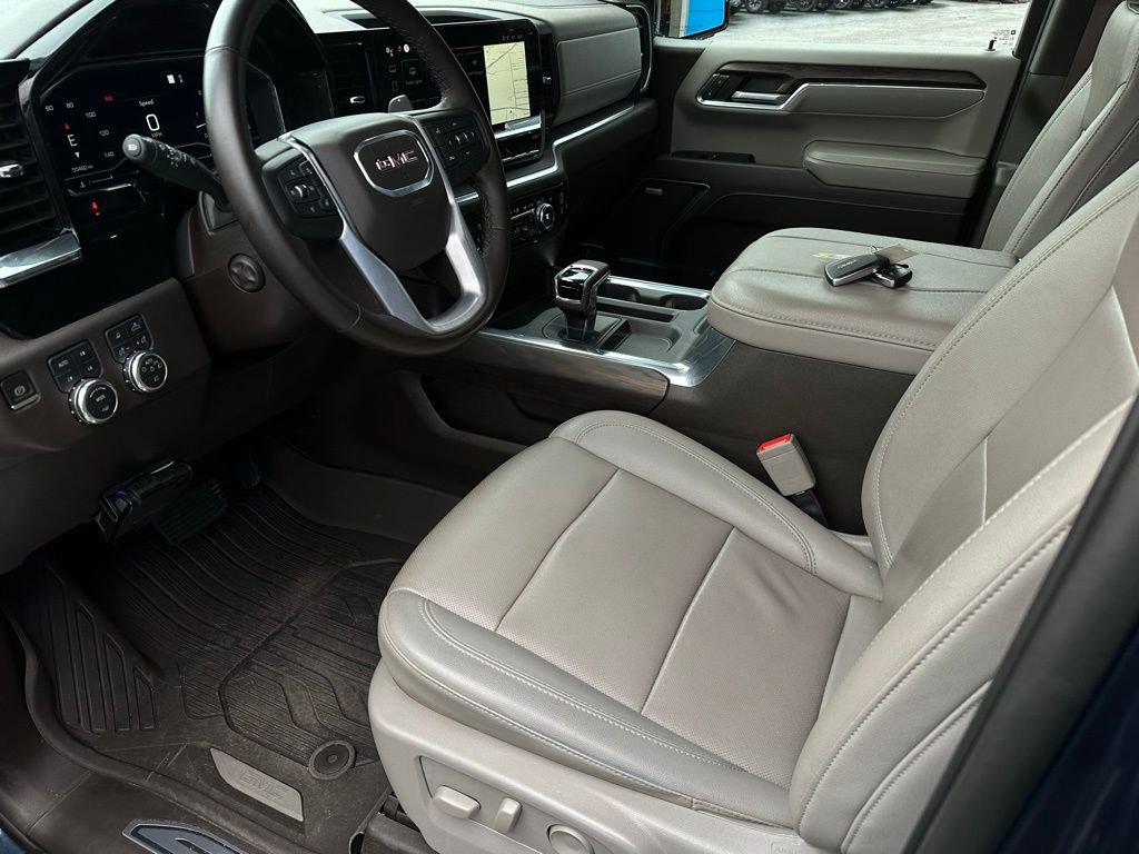 Used 2023 GMC Sierra 1500 SLT w/ SLT Premium Package AWD/4WD image 10
