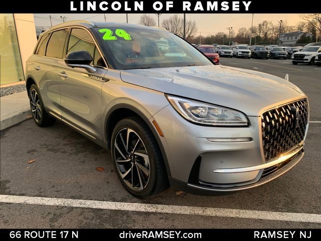 Used 2024 Lincoln Corsair Reserve w/ Equipment Group 201A image 9