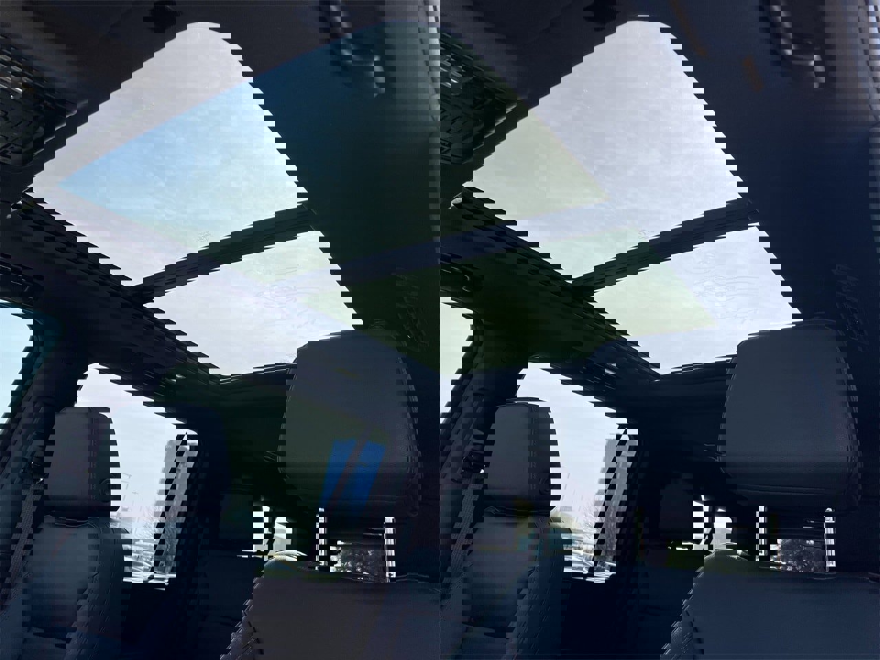 Used 2024 Chevrolet Suburban Z71 w/ Luxury Package image 23