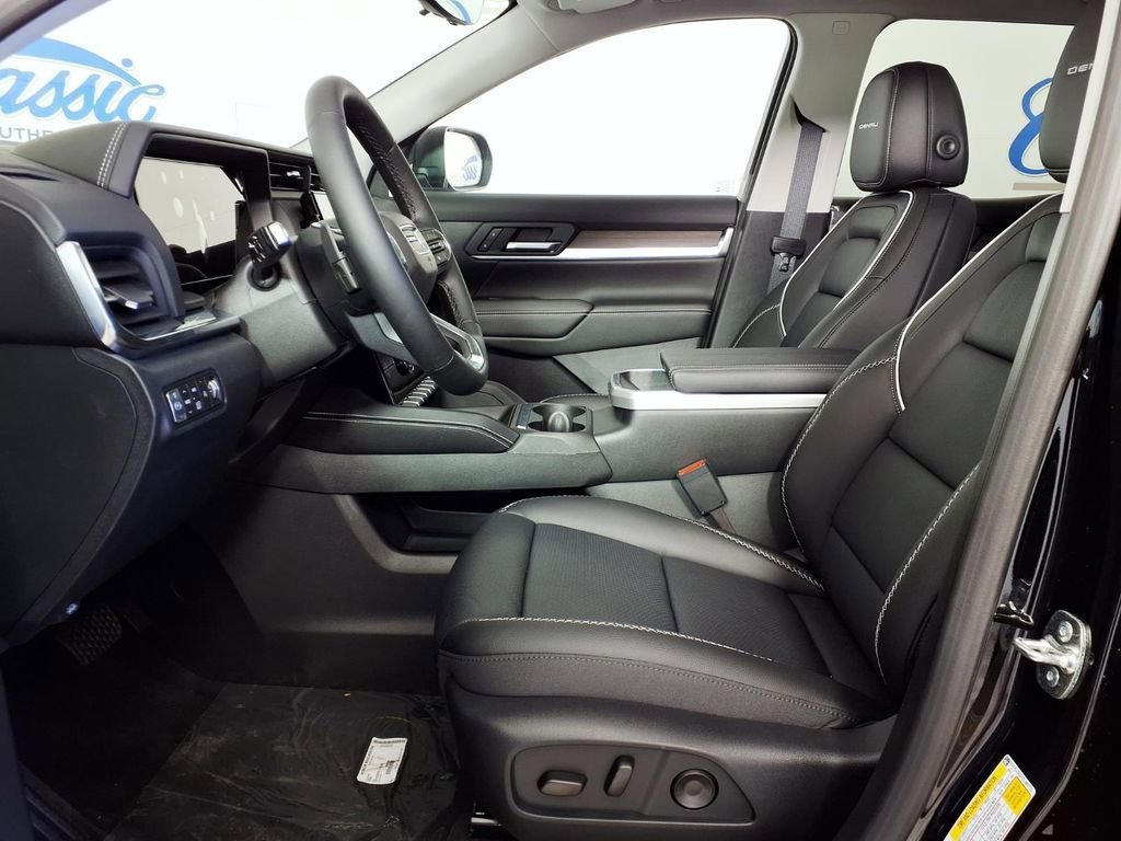 New 2026 GMC Terrain Denali w/ LPO, Black Badging Package AWD/4WD image 7