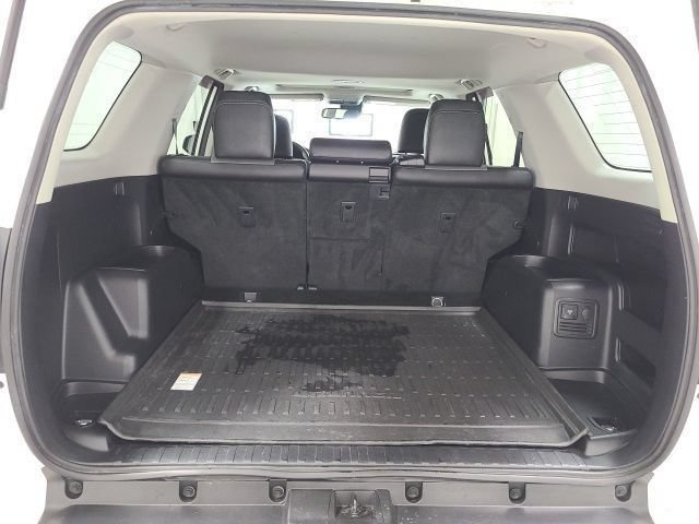 Certified 2020 Toyota 4Runner SR5 Premium w/ Moonroof Package AWD/4WD image 37