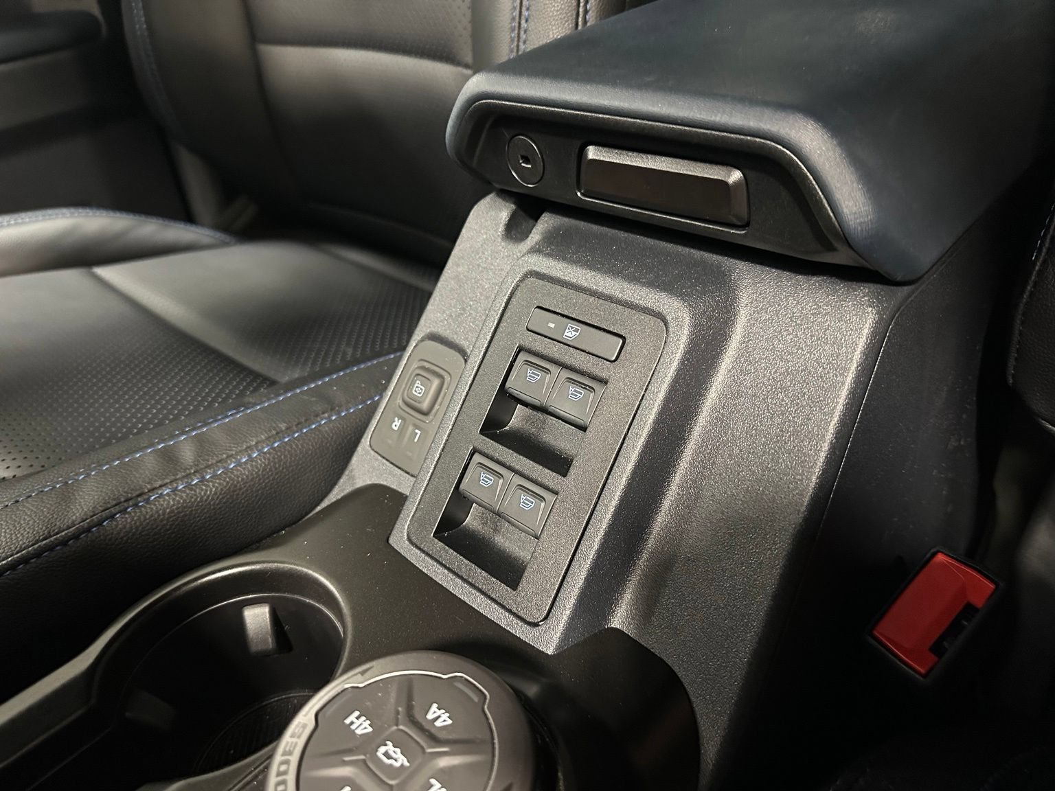 Used 2022 Ford Bronco Outer Banks w/ Sasquatch Package AWD/4WD image 31