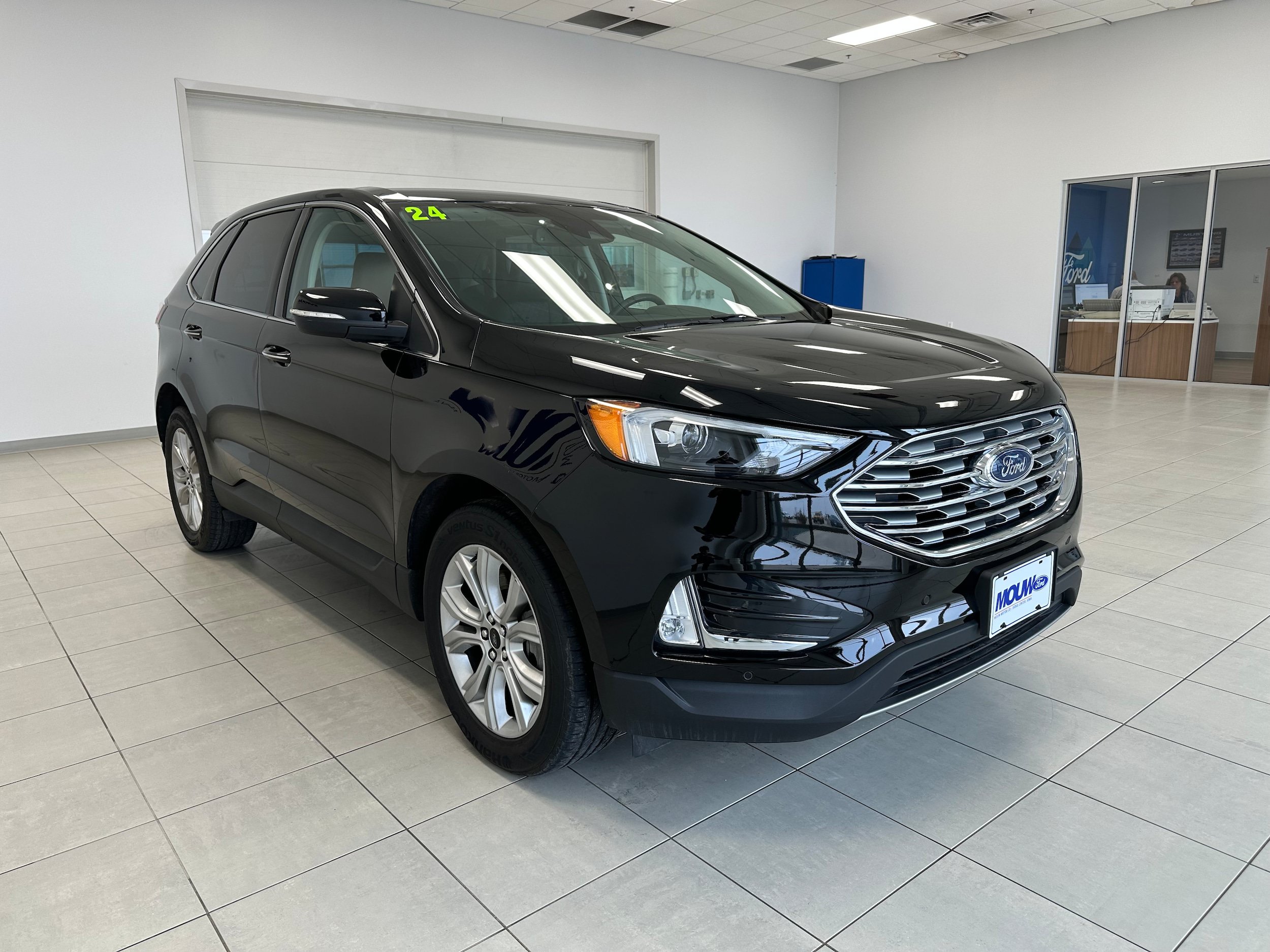Used 2024 Ford Edge Titanium AWD/4WD image 4