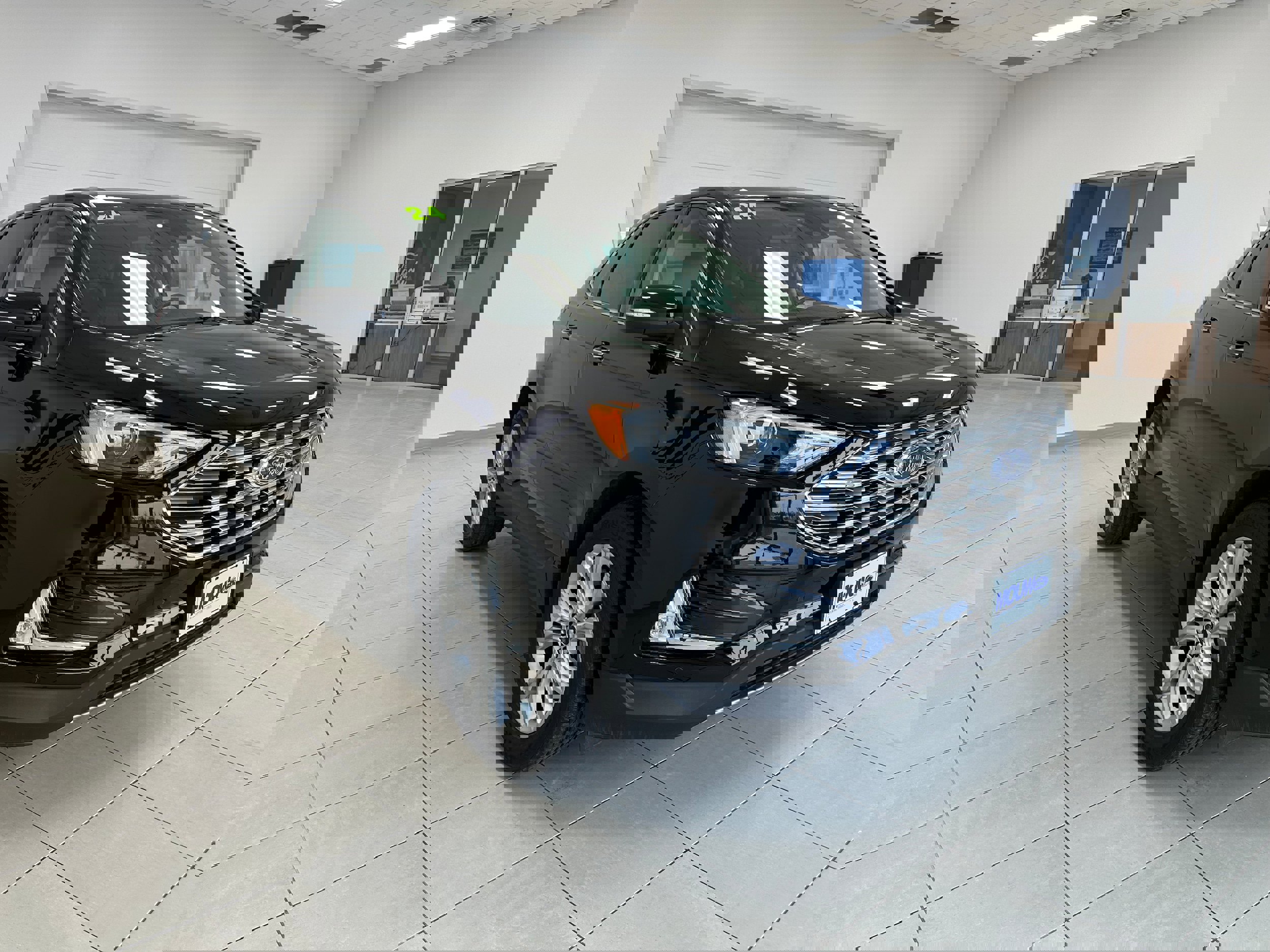 Used 2024 Ford Edge Titanium image 4